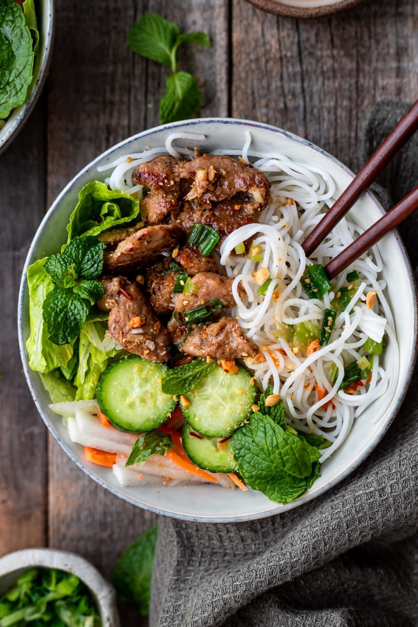 Lemongrass Pork Vermicelli Bowls (Bun Thit Xao Xa) Cooking Therapy