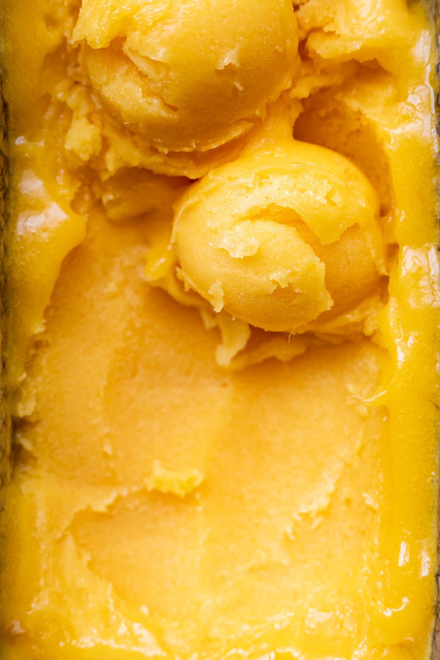Mango Sorbet (churn and no churn methods)