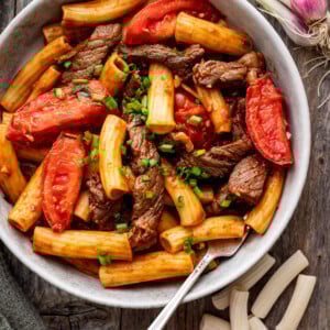 Nui Xao Bo served in a bowl.