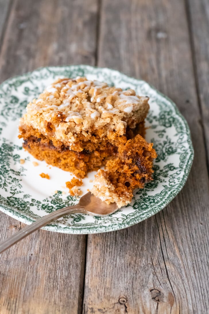 Thai tea coffee cake on a plate.
