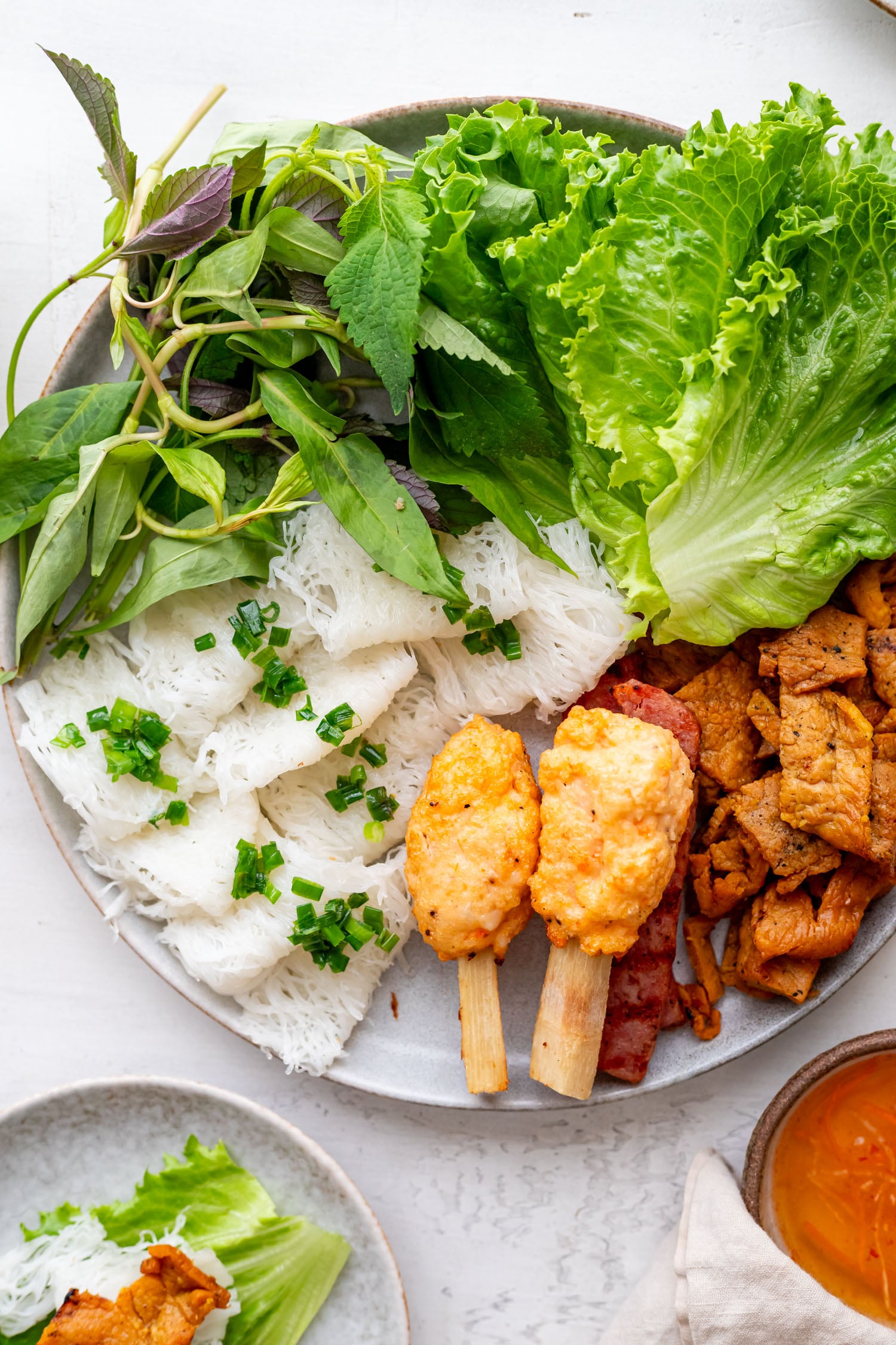 How to Make a Banh Hoi Plate